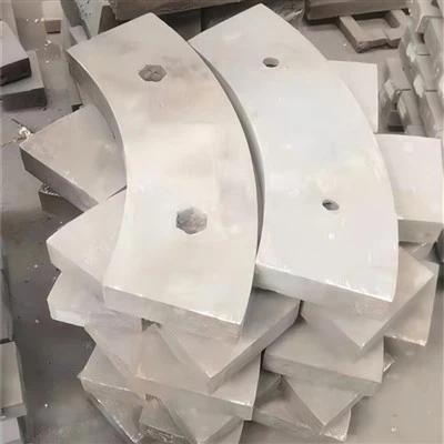 Ritkaföldfém ötvözetből készült kopásálló béléslemez